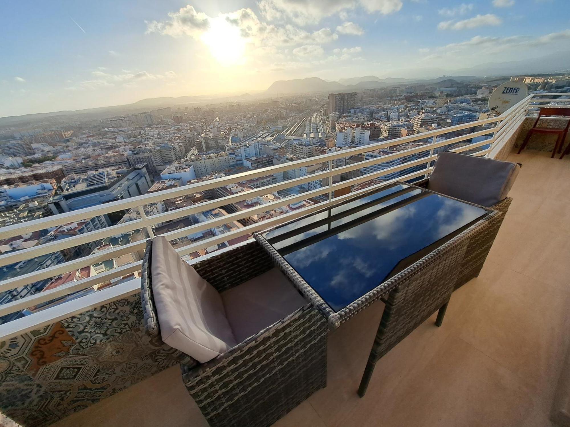 Alicante Skylights Apartments Номер фото